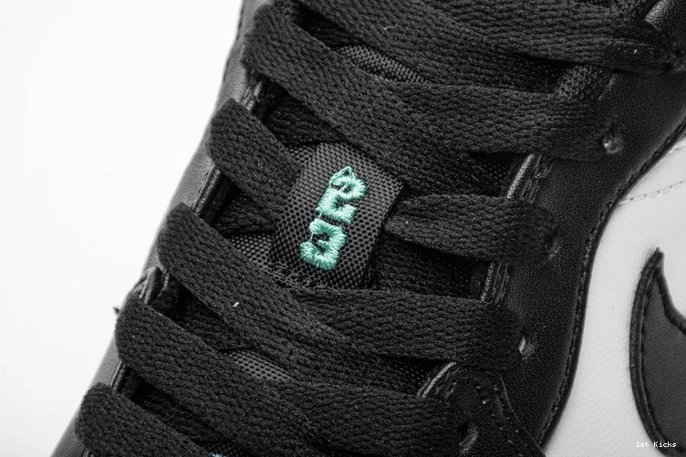 Emerald Jordan Low  1 553558-117 Toe 0202